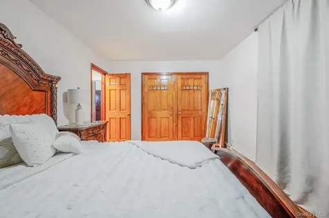 15007 85th Drive Briarwood NY 11432