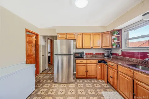 15007 85th Drive Briarwood NY 11432
