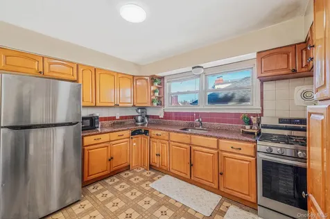 15007 85th Drive Briarwood NY 11432