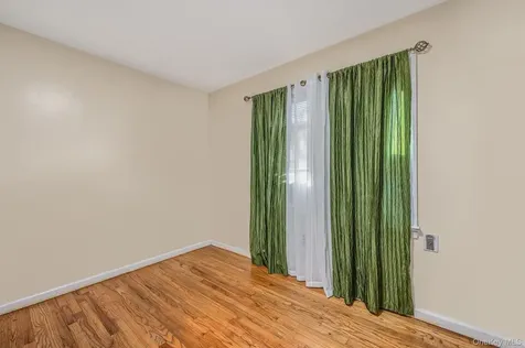 15007 85th Drive Briarwood NY 11432