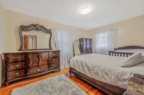 15007 85th Drive Briarwood NY 11432