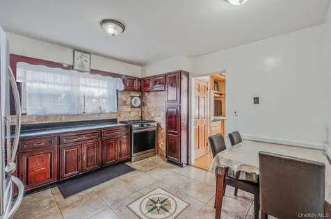 15007 85th Drive Briarwood NY 11432