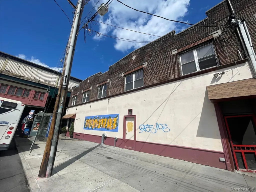 6902 Roosevelt Avenue Flushing NY 11377