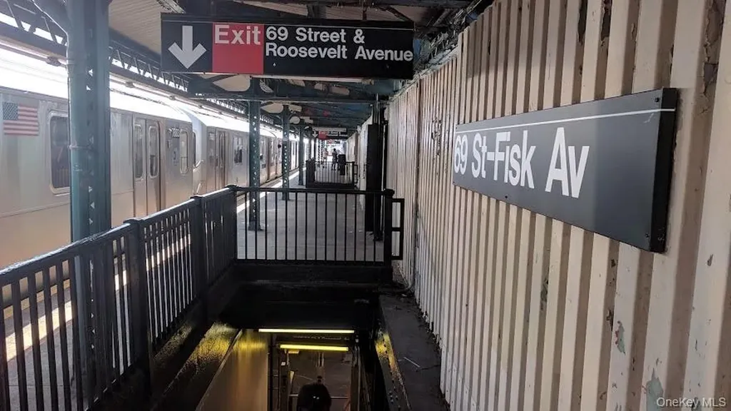 6902 Roosevelt Avenue Flushing NY 11377