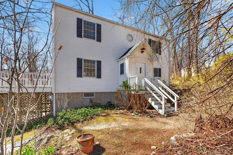 11 Shawnee Road Putnam Valley NY 10579