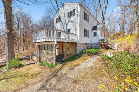 11 Shawnee Road Putnam Valley NY 10579