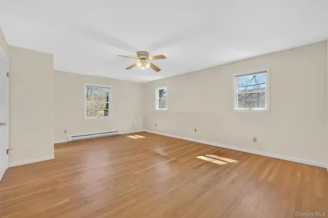 11 Shawnee Road Putnam Valley NY 10579