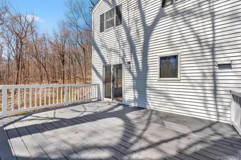 11 Shawnee Road Putnam Valley NY 10579