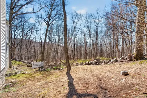 11 Shawnee Road Putnam Valley NY 10579