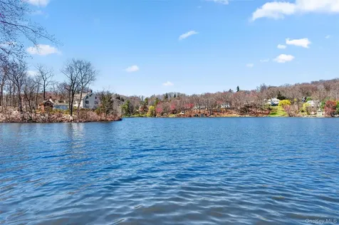 11 Shawnee Road Putnam Valley NY 10579