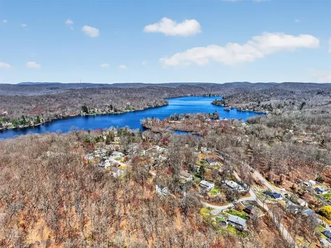11 Shawnee Road Putnam Valley NY 10579