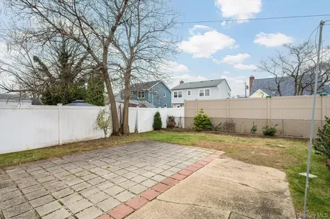 20 Kenneth Avenue Bellmore NY 11710