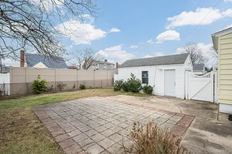 20 Kenneth Avenue Bellmore NY 11710