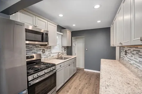 20 Kenneth Avenue Bellmore NY 11710