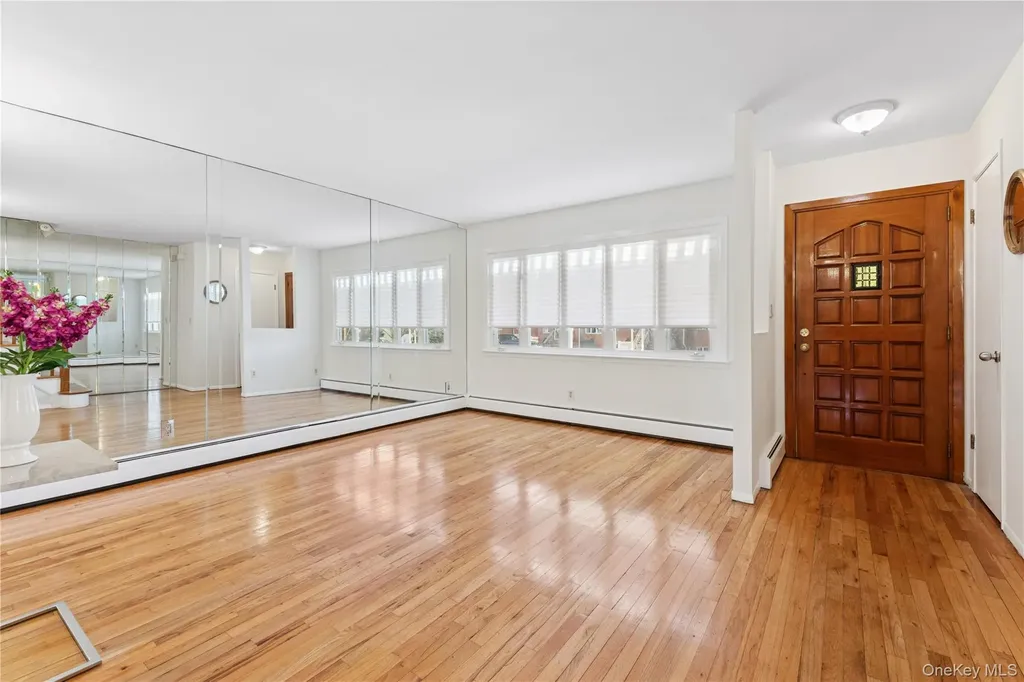 154-27 20th Road Whitestone NY 11357