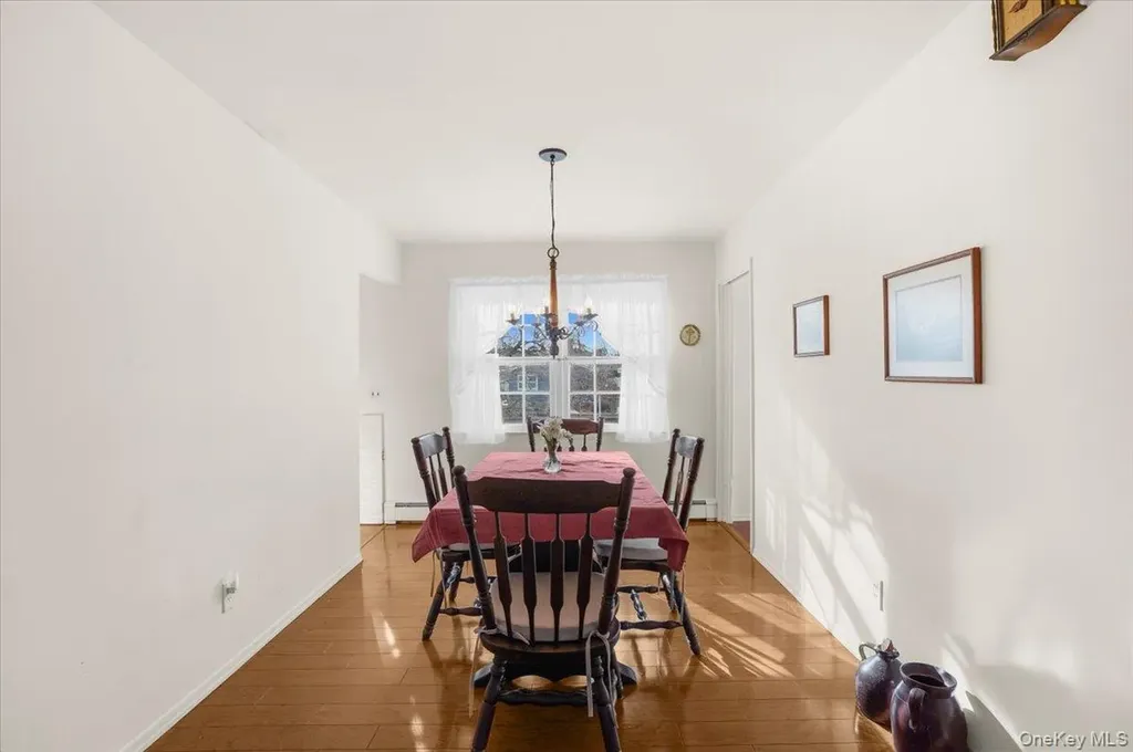 182 Connetquot Drive Oakdale NY 11769