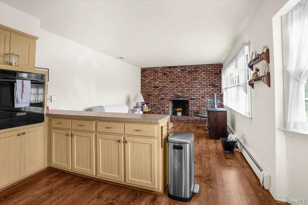 182 Connetquot Drive Oakdale NY 11769