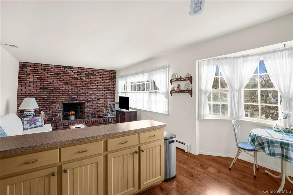 182 Connetquot Drive Oakdale NY 11769