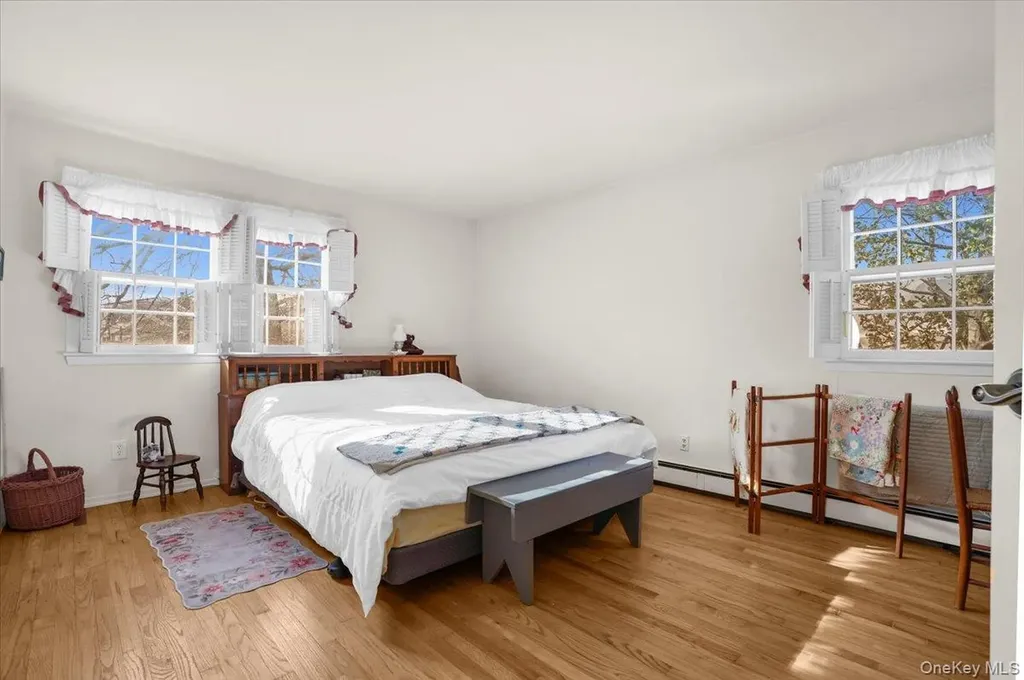 182 Connetquot Drive Oakdale NY 11769