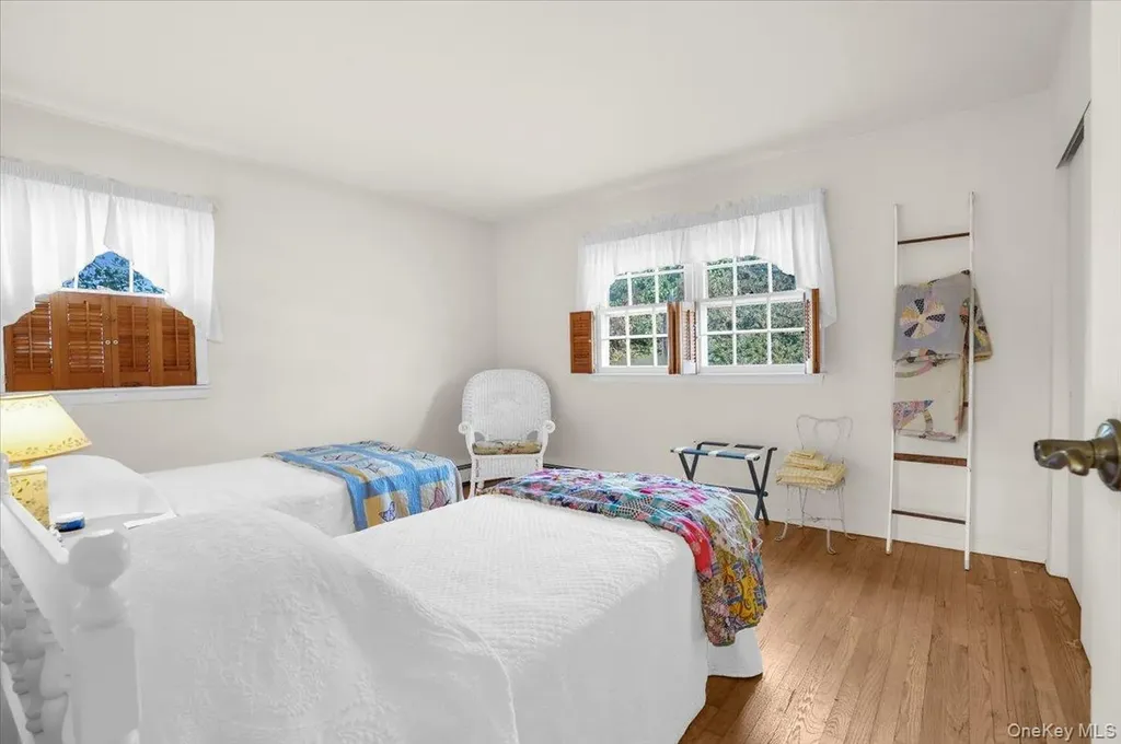 182 Connetquot Drive Oakdale NY 11769