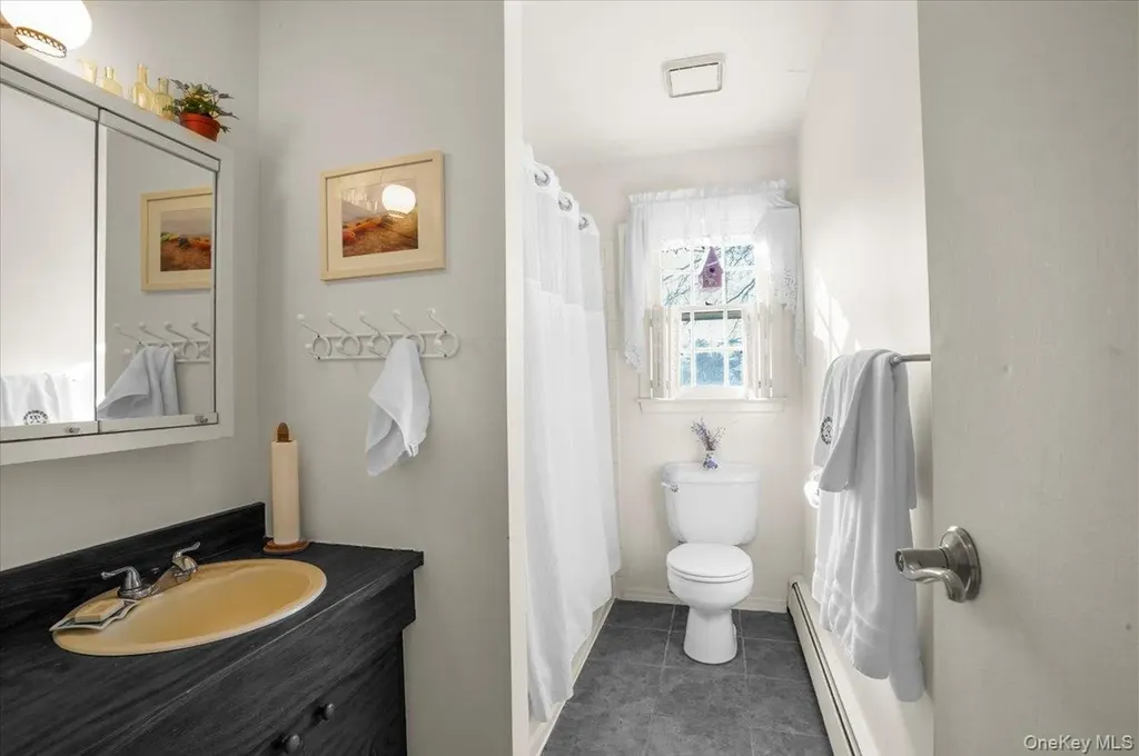 182 Connetquot Drive Oakdale NY 11769