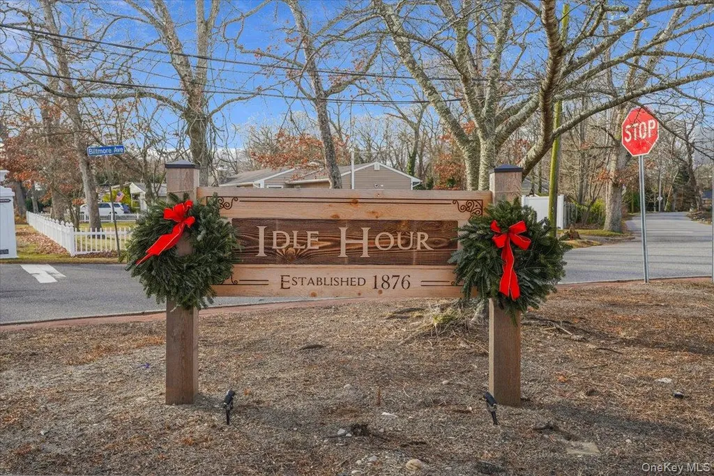 182 Connetquot Drive Oakdale NY 11769