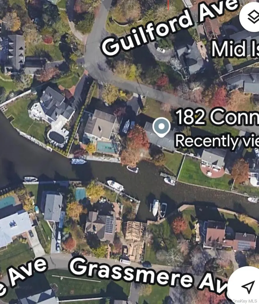 182 Connetquot Drive Oakdale NY 11769