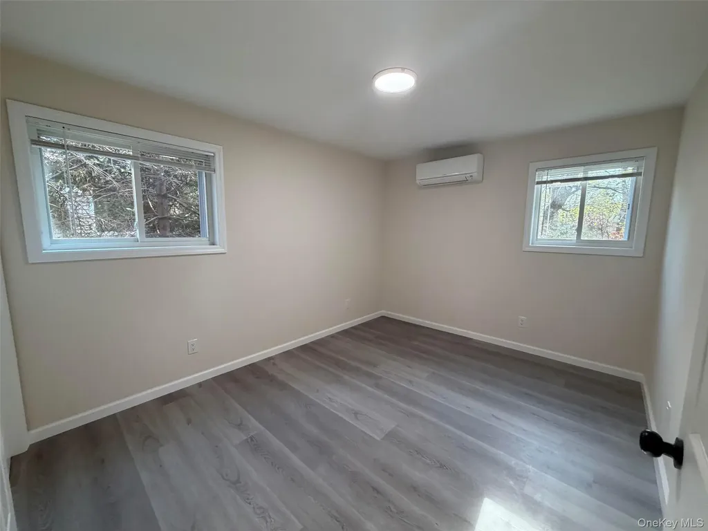 14 Cornwall Lane Port Washington NY 11050