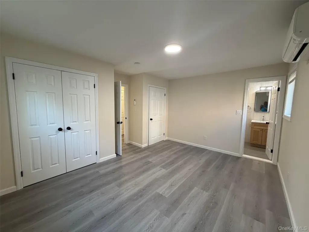 14 Cornwall Lane Port Washington NY 11050