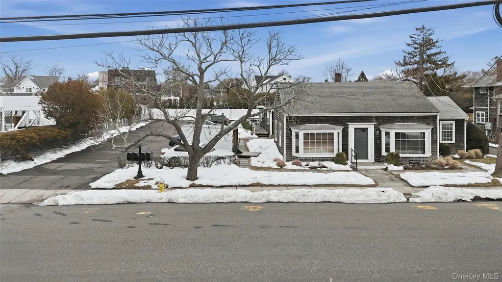 16 Library Avenue Westhampton Beach NY 11978