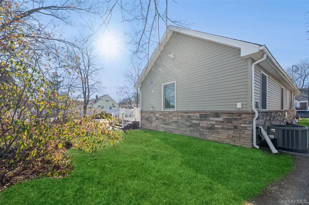 2319 Willow Street Wantagh NY 11793