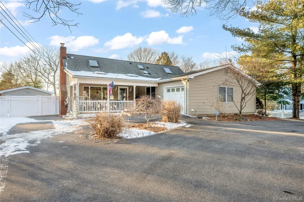 378 Mac Arthur Boulevard Hauppauge NY 11788
