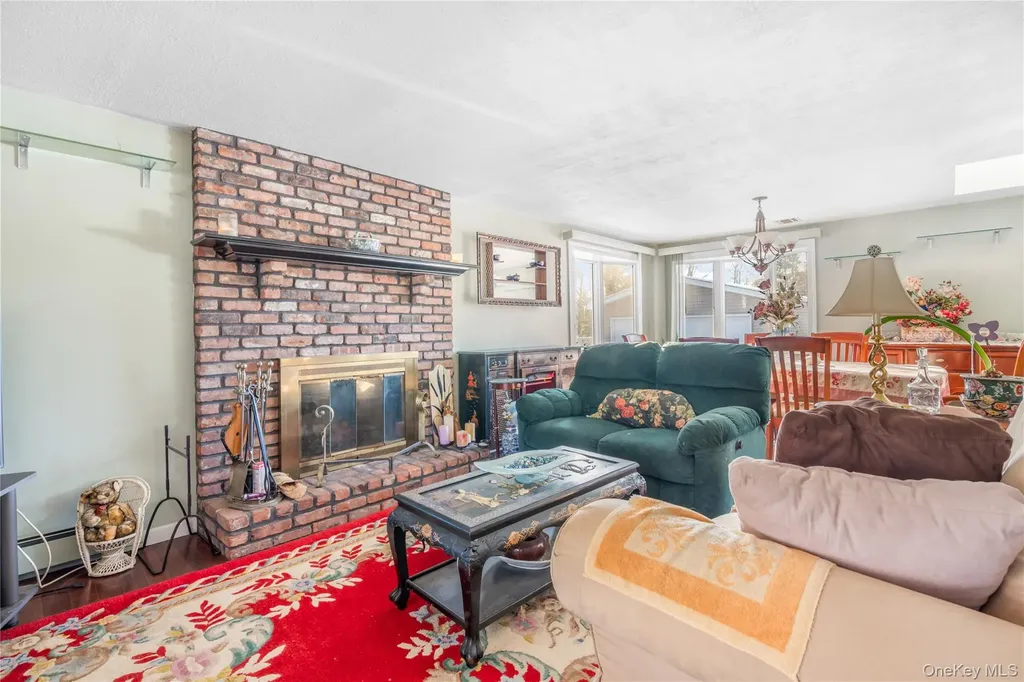378 Mac Arthur Boulevard Hauppauge NY 11788