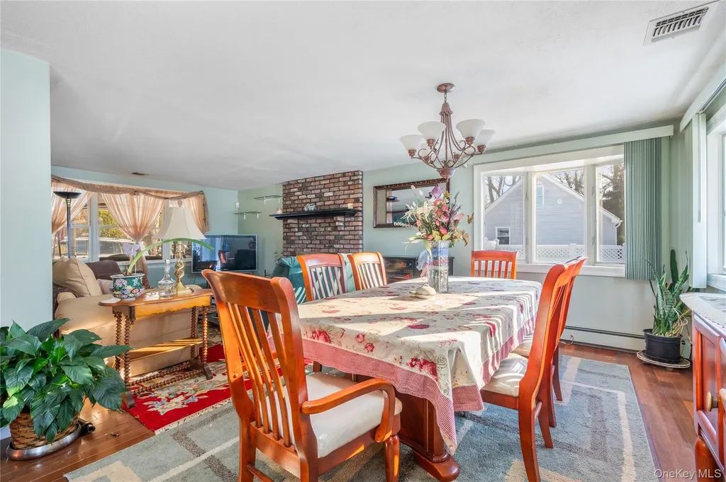 378 Mac Arthur Boulevard Hauppauge NY 11788