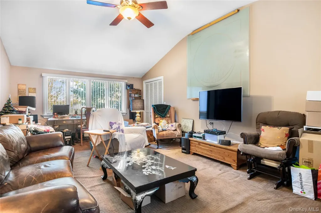 378 Mac Arthur Boulevard Hauppauge NY 11788