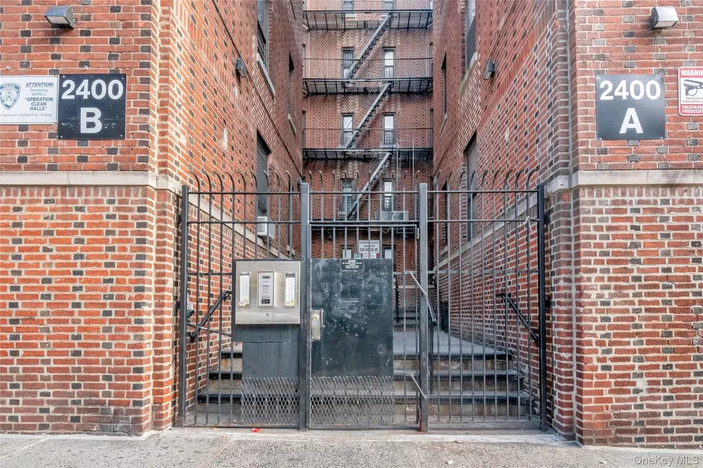 2400 Davidson Avenue Bronx NY 10468