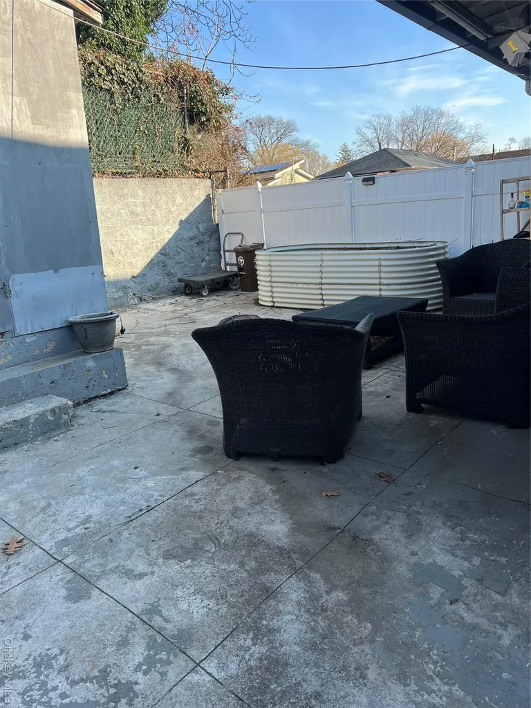 1461 E 233rd Street Bronx NY 10466