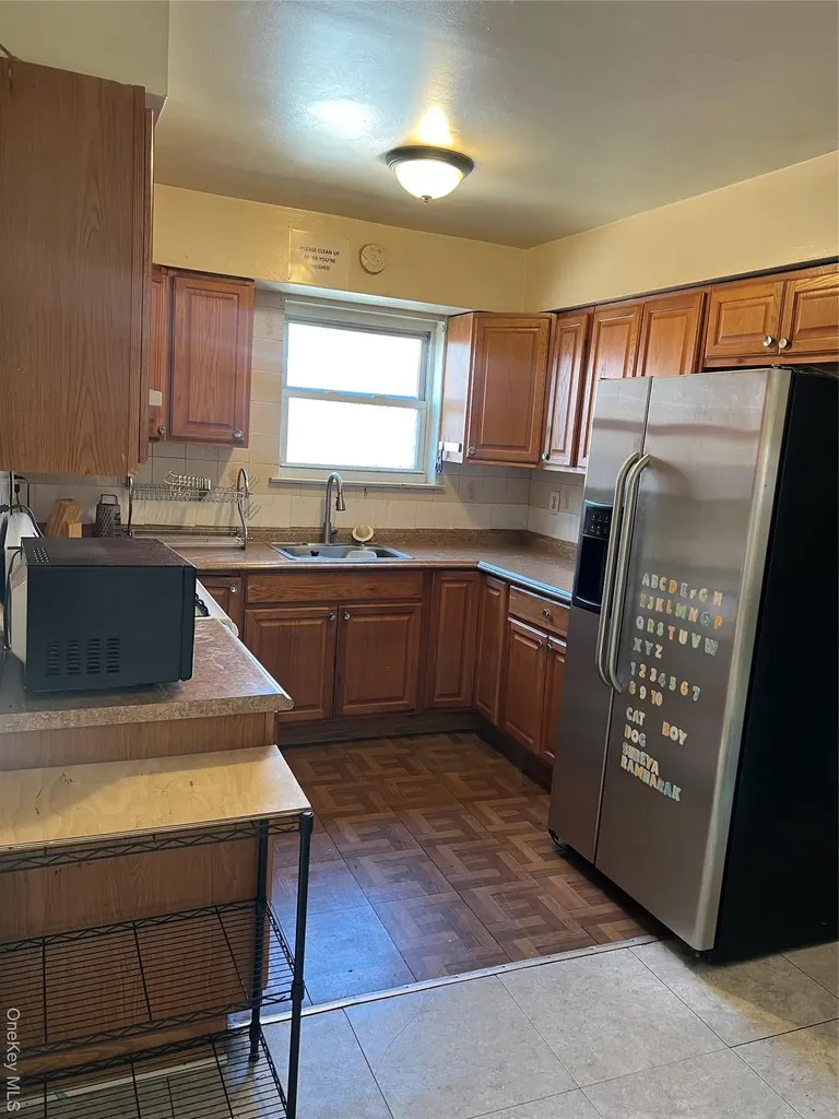 1461 E 233rd Street Bronx NY 10466