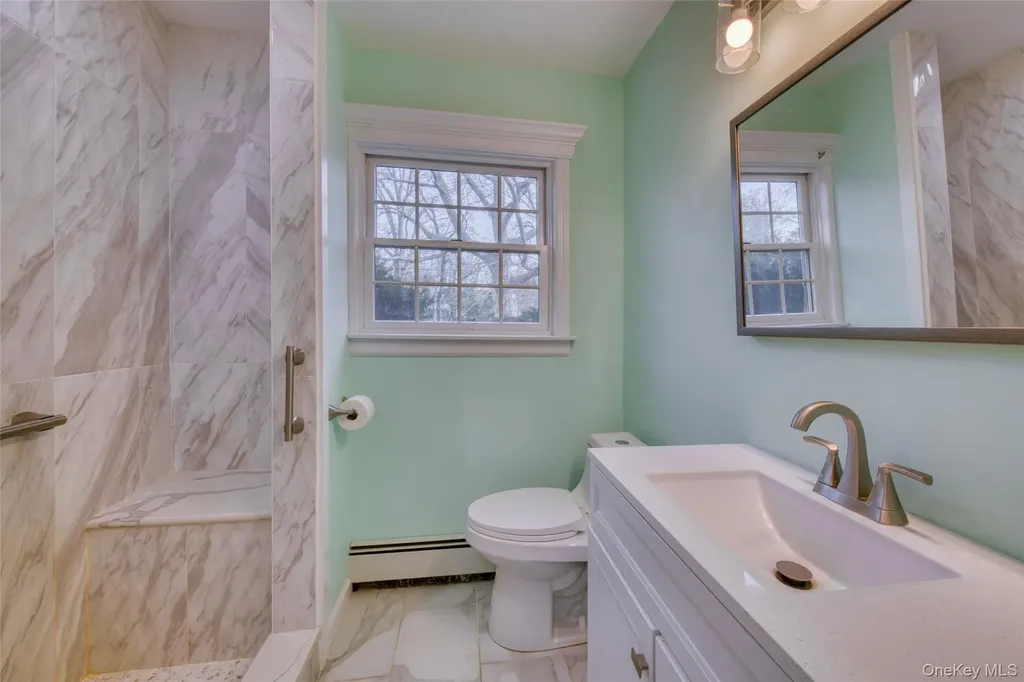 65 Greenway W Orient NY 11957