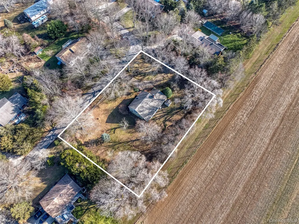 65 Greenway W Orient NY 11957