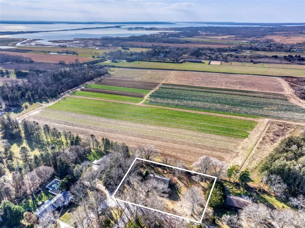 65 Greenway W Orient NY 11957