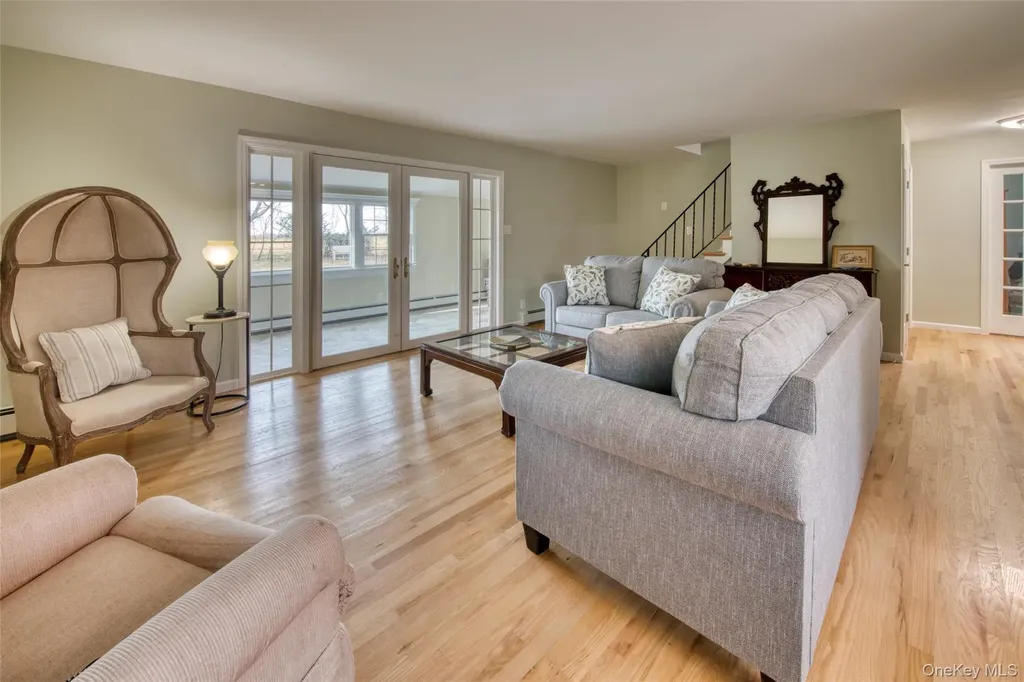 65 Greenway W Orient NY 11957