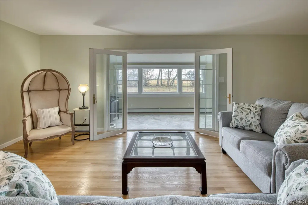 65 Greenway W Orient NY 11957