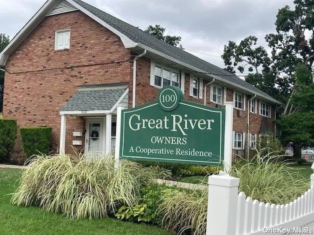 100 Connetquot Avenue East Islip NY 11580
