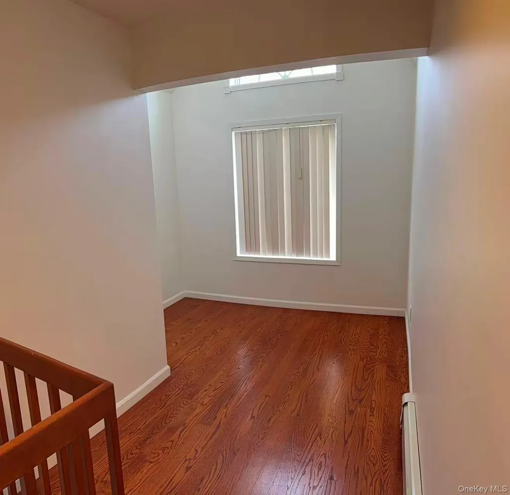 10 The Spur Syosset NY 11791