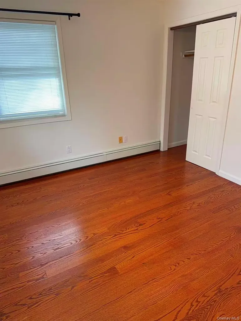 10 The Spur Syosset NY 11791