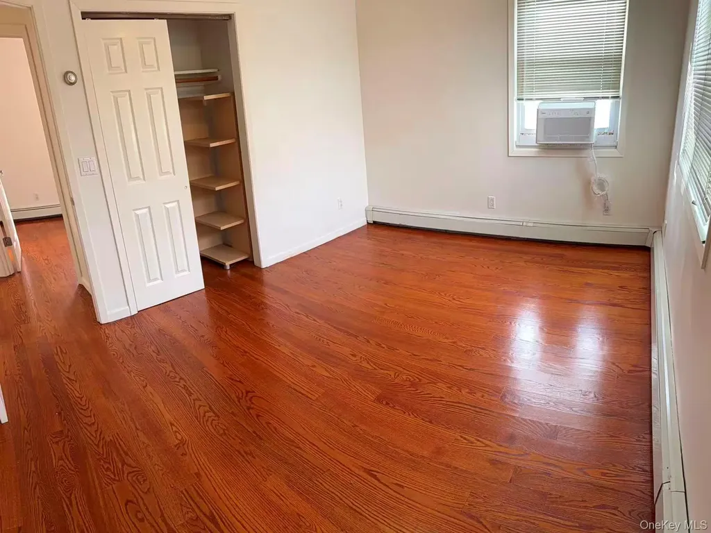 10 The Spur Syosset NY 11791