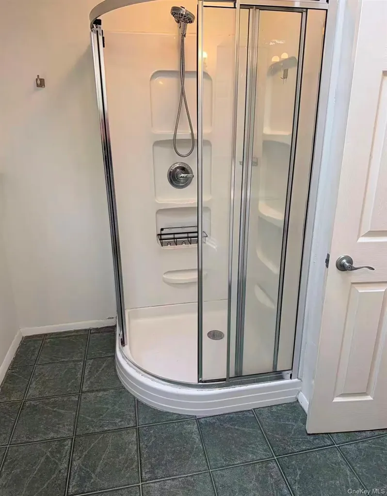 10 The Spur Syosset NY 11791