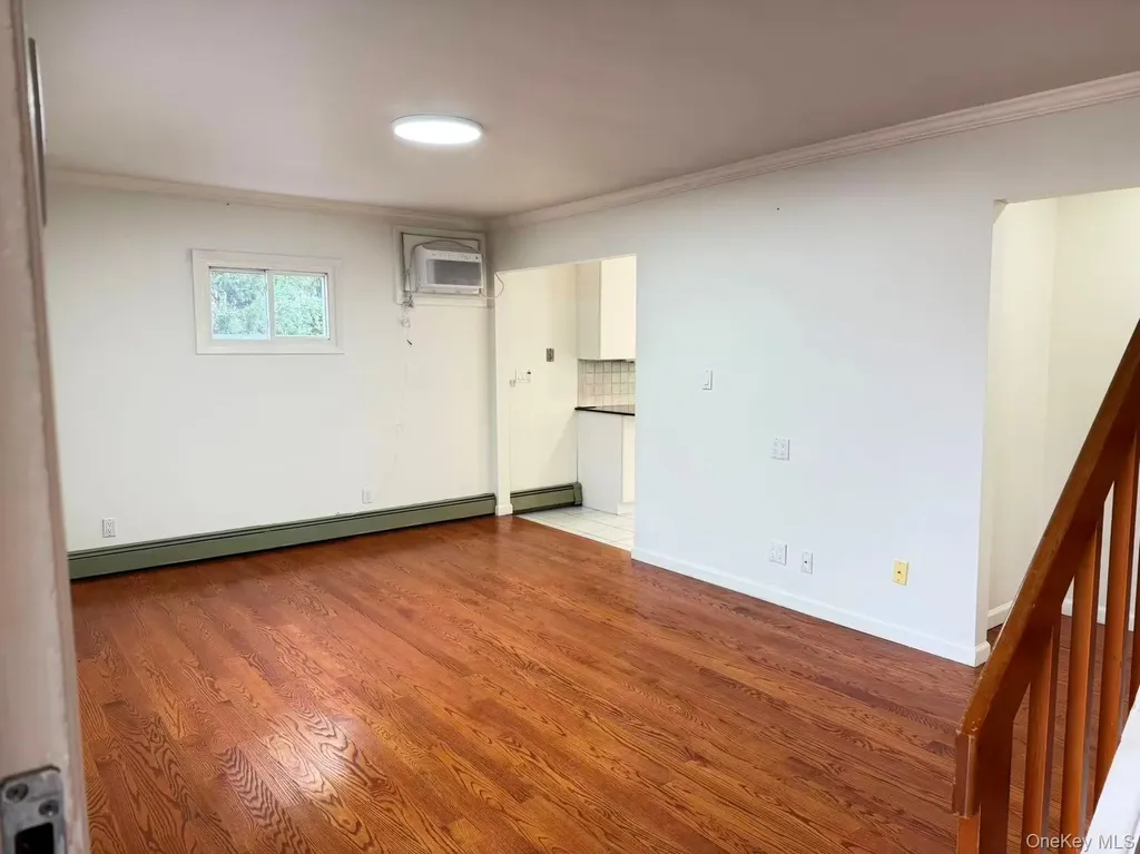10 The Spur Syosset NY 11791