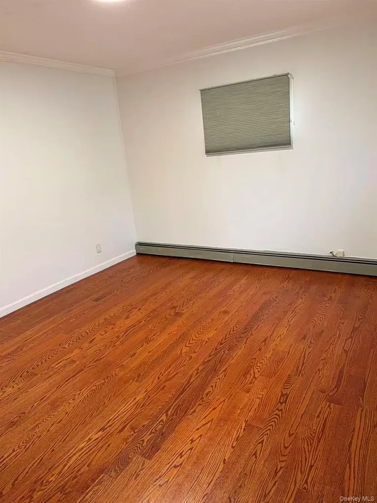 10 The Spur Syosset NY 11791